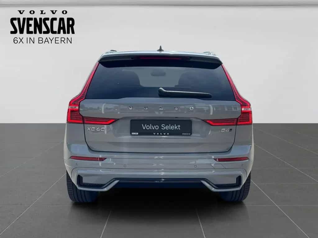 Volvo XC60 Ultimate Dark B4 AWD Luftfederung HarmanKar 08/2023-photo-3