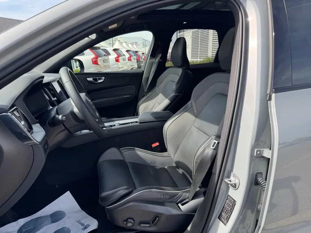 Volvo XC60 Ultimate Dark B4 AWD Luftfederung HarmanKar 08/2023-photo-9