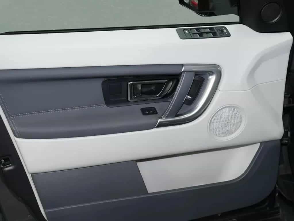 Land Rover Discovery Sport HSE AWD - 1.Hand|Mwst.|39 tkm 09/2015-photo-9