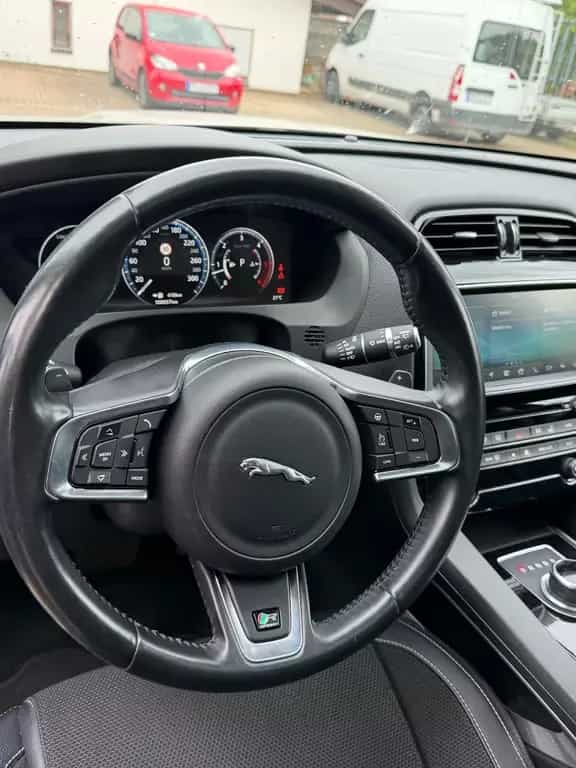 Jaguar F-Pace * R-Sport AWD * 300PS * Kamera*  TOP 09/2017-photo-24