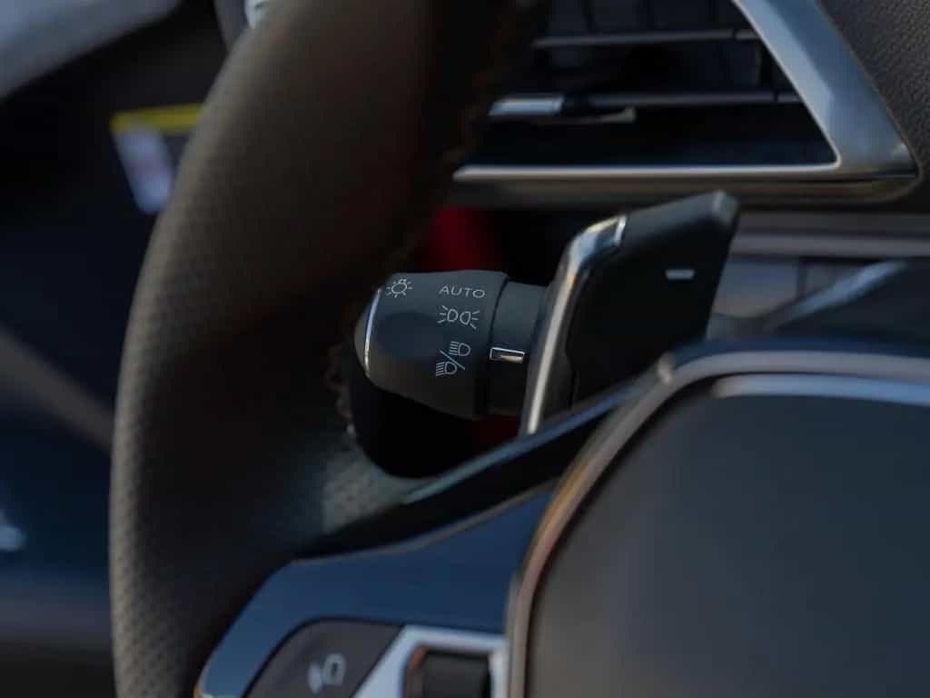 Peugeot 3008 GT PureTech 130 EAT SHZ ACC FACEL. LED PANO 03/2022-photo-12