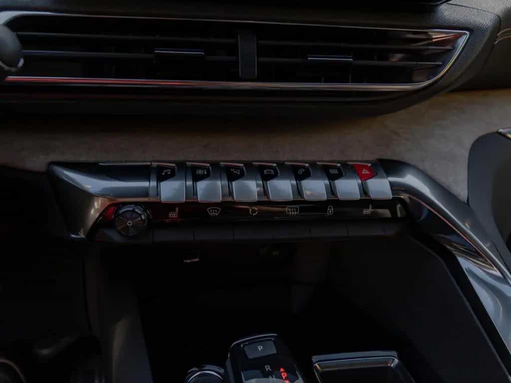Peugeot 3008 GT PureTech 130 EAT SHZ ACC FACEL. LED PANO 03/2022-photo-15