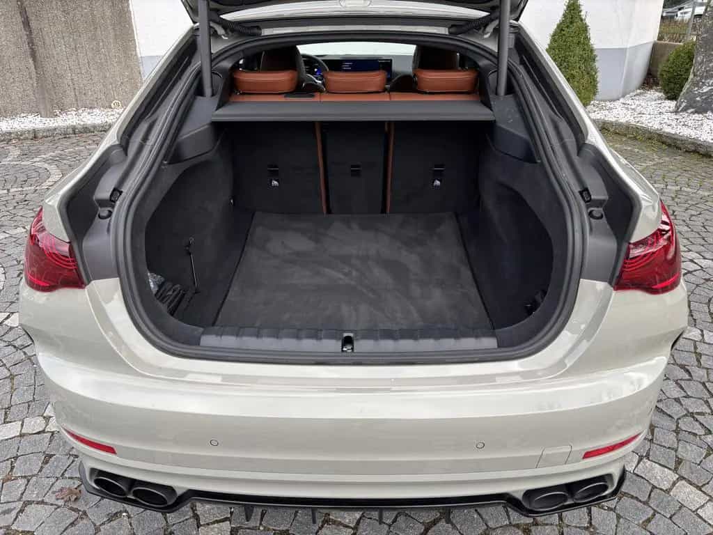ALPINA B4 GT Gran Coupé SWITCH-TRONIC Allrad 06/2025-photo-12