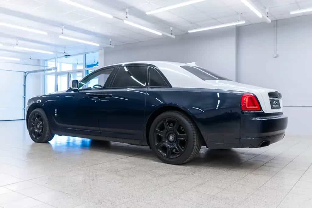 Rolls-Royce Ghost V12 TWO TONE FACELIFT STERNHIMMEL KÜHLBOX 10/2011-photo-10