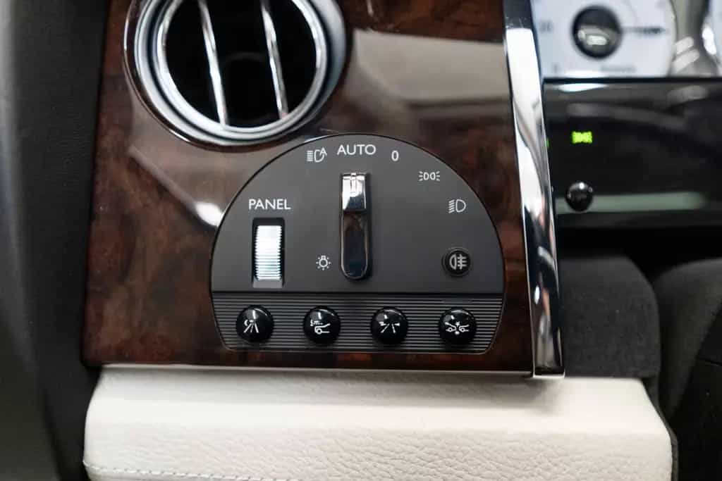 Rolls-Royce Ghost V12 TWO TONE FACELIFT STERNHIMMEL KÜHLBOX 10/2011-photo-18