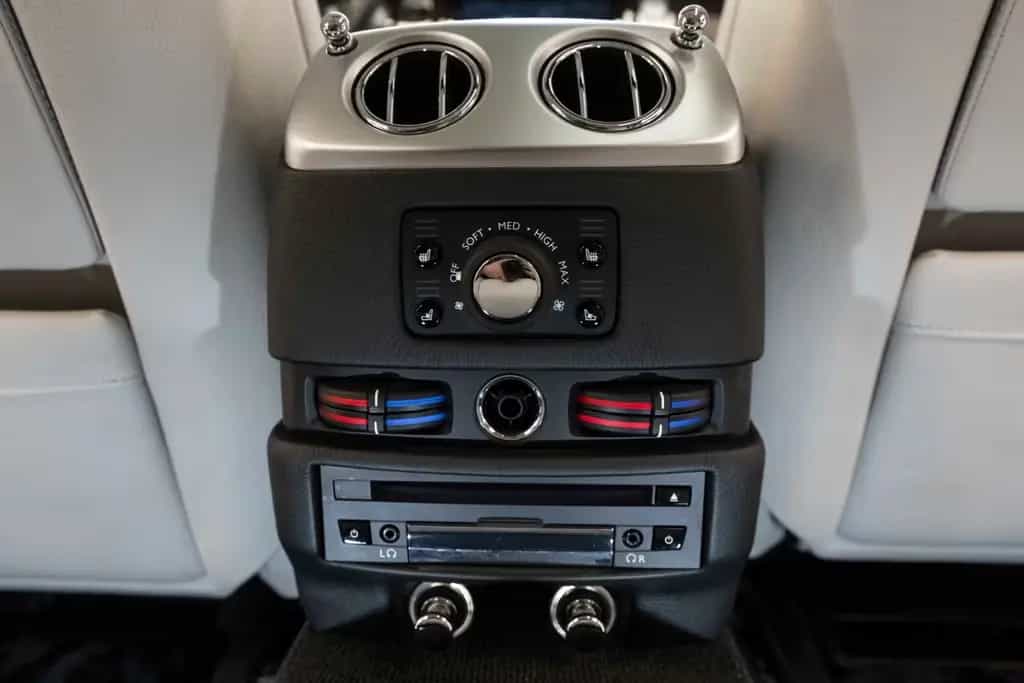 Rolls-Royce Ghost V12 TWO TONE FACELIFT STERNHIMMEL KÜHLBOX 10/2011-photo-27