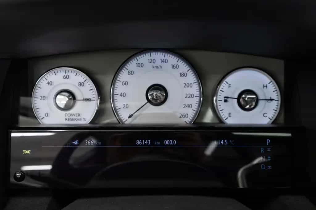 Rolls-Royce Ghost V12 TWO TONE FACELIFT STERNHIMMEL KÜHLBOX 10/2011-photo-41