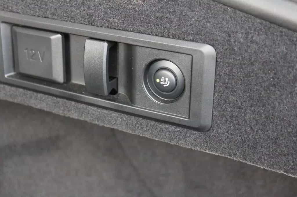 BMW 4 Series xDrive M Sport Schiebedach LED 12/2021-photo-17