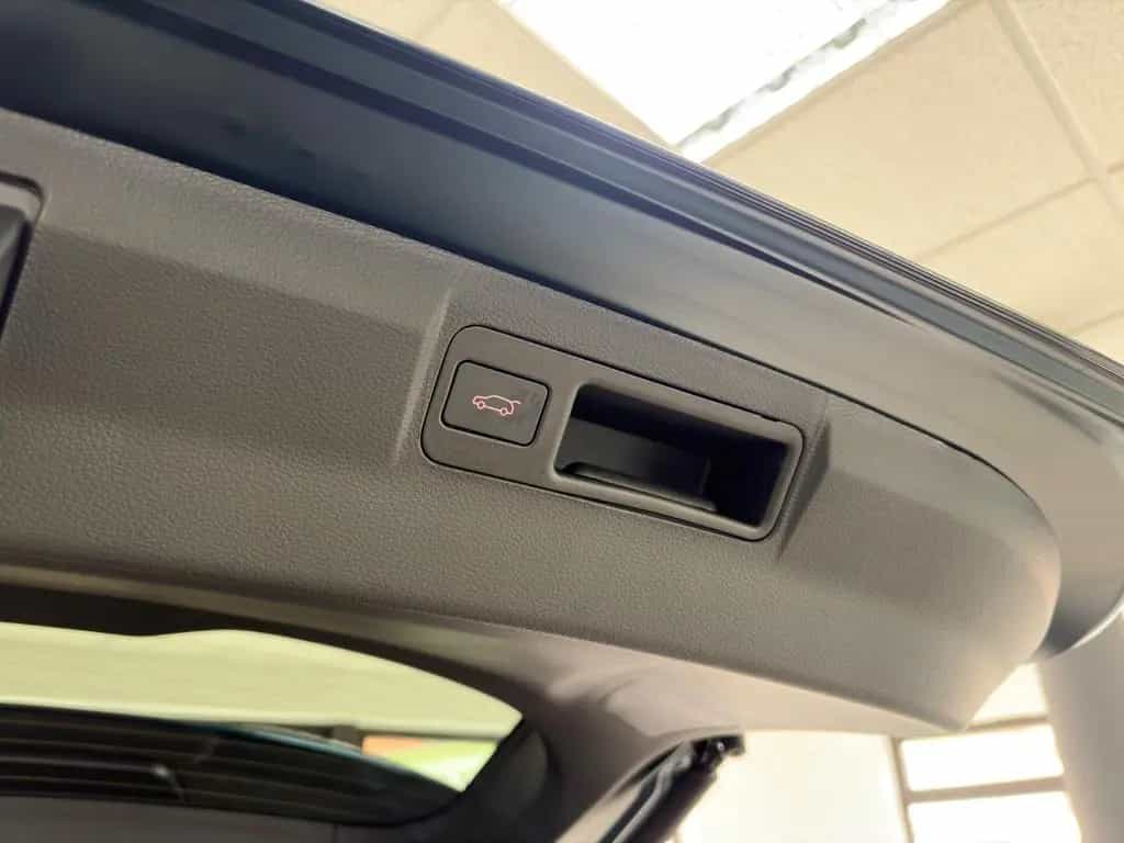 DFSK Other DFM Forthing 3 Autom. CarPlay Kamera LED Pano null-photo-10