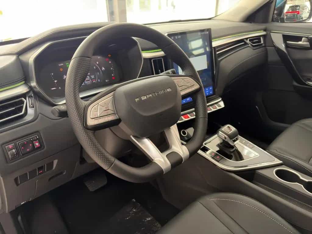 DFSK Other DFM Forthing 3 Autom. CarPlay Kamera LED Pano null-photo-12