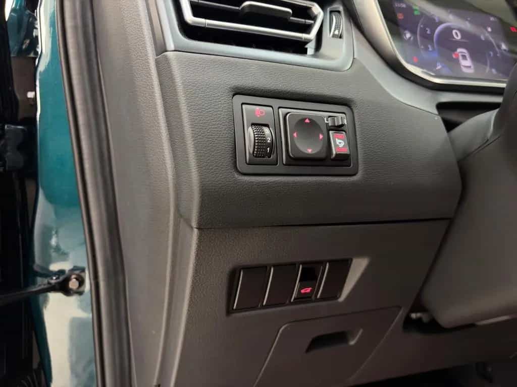 DFSK Other DFM Forthing 3 Autom. CarPlay Kamera LED Pano null-photo-13