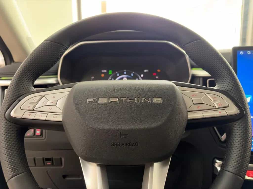 DFSK Other DFM Forthing 3 Autom. CarPlay Kamera LED Pano null-photo-15
