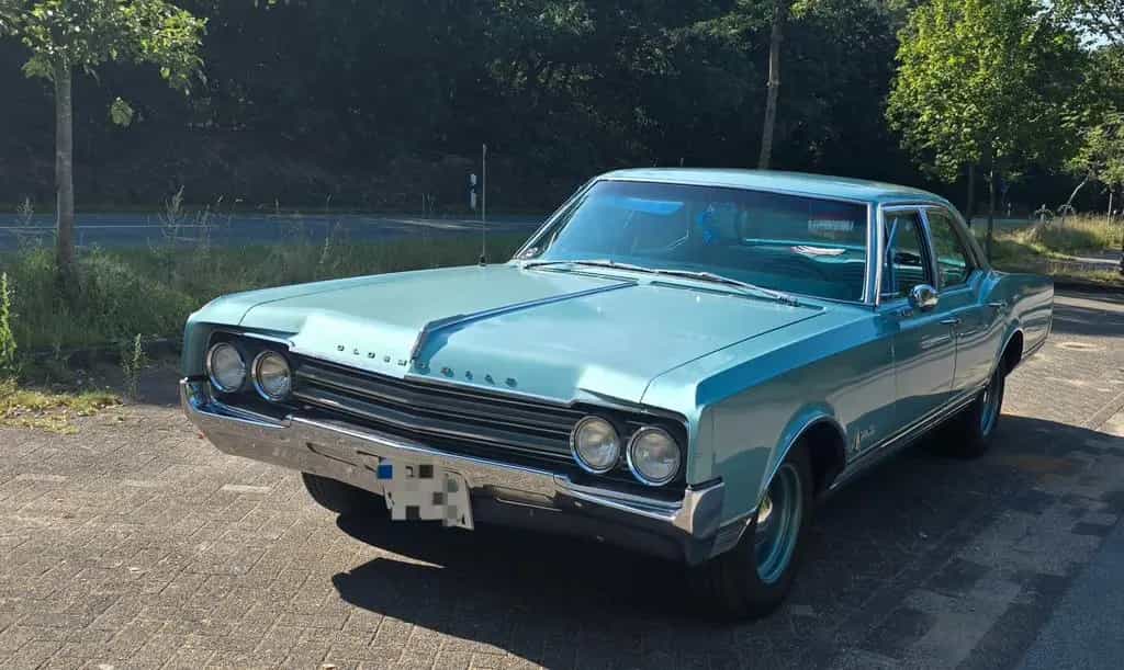 Oldsmobile Delta 88 07/1965-photo-0