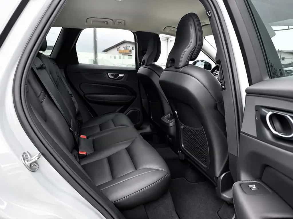 Volvo XC60 B4 Hybrid Plus Dark LED LEDER ALU KAM 11/2023-photo-10