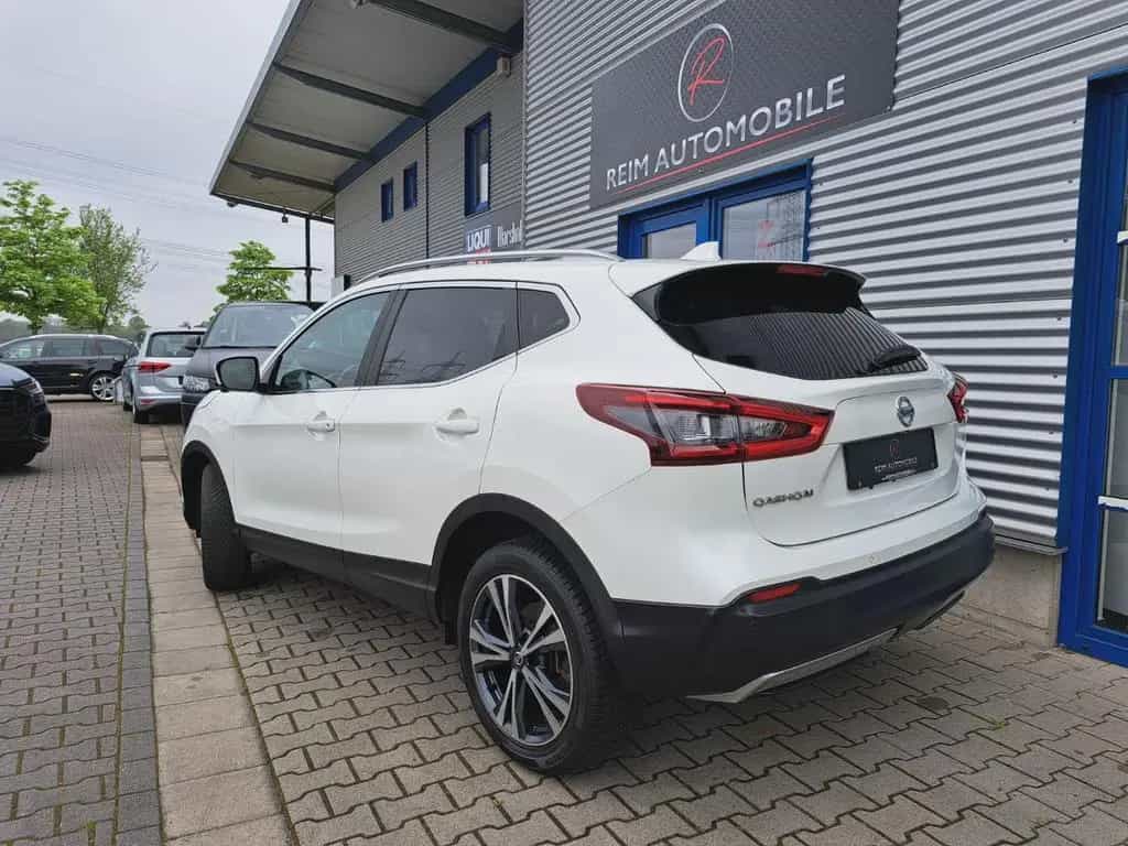 Nissan Qashqai 1,6 DIG-T *SHZ*NAVI*360 GRAD KAMERA*BLUE 05/2018-photo-1