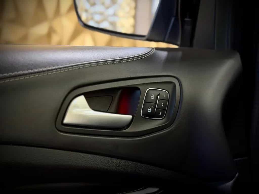 Ford Kuga 4X4 Vignale|AUTOMATIK|NAVI|LEDER|XENON|SONY 02/2018-photo-10