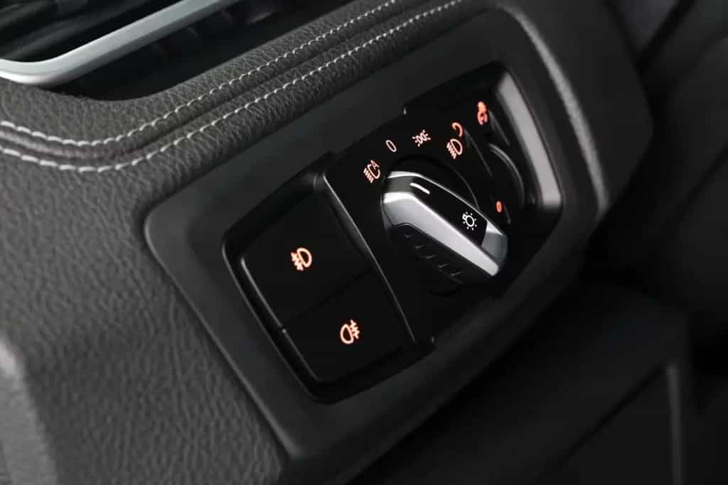 BMW 2 Series 218i Active Tourer Sport Line LED PANO HUD 17" 02/2019-photo-13