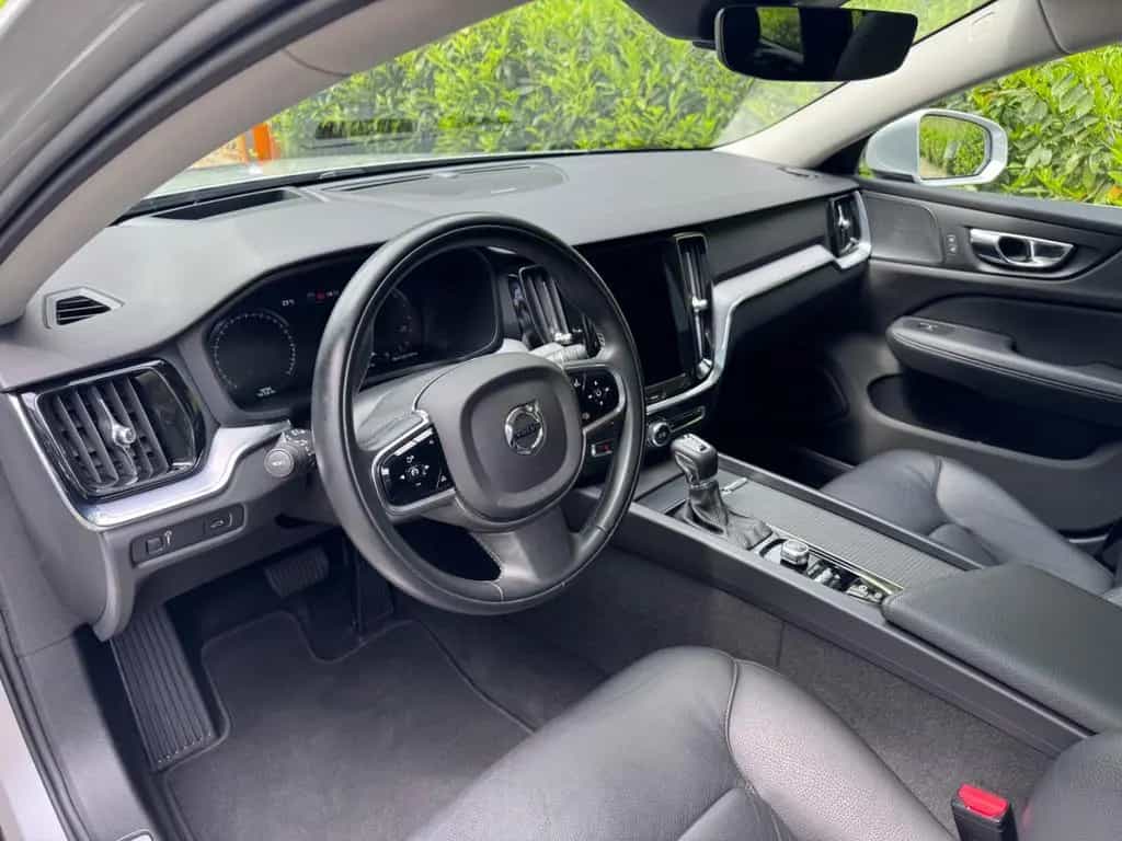 Volvo V60 Kombi Diesel,Automatik,Leder,Pan,Shz,LED,360 11/2020-photo-15
