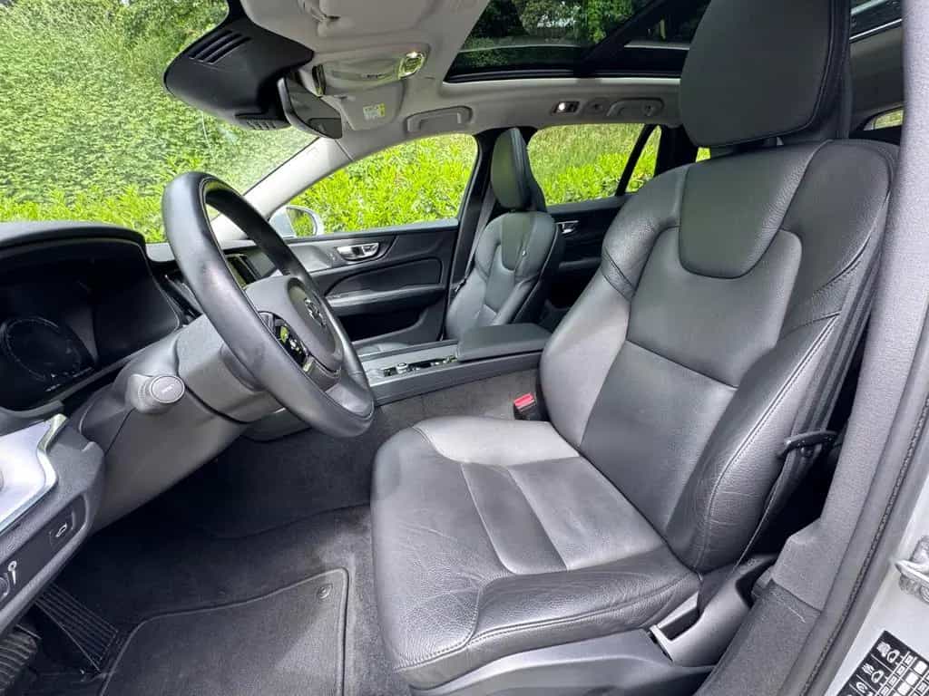 Volvo V60 Kombi Diesel,Automatik,Leder,Pan,Shz,LED,360 11/2020-photo-17