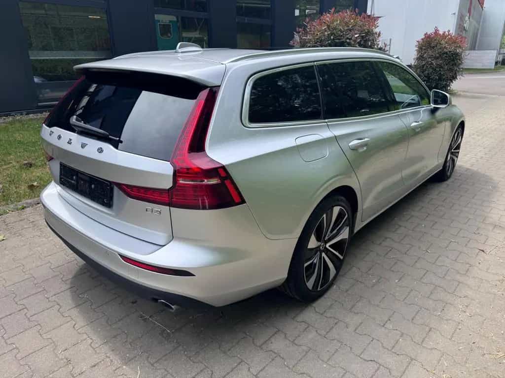 Volvo V60 Kombi Diesel,Automatik,Leder,Pan,Shz,LED,360 11/2020-photo-6