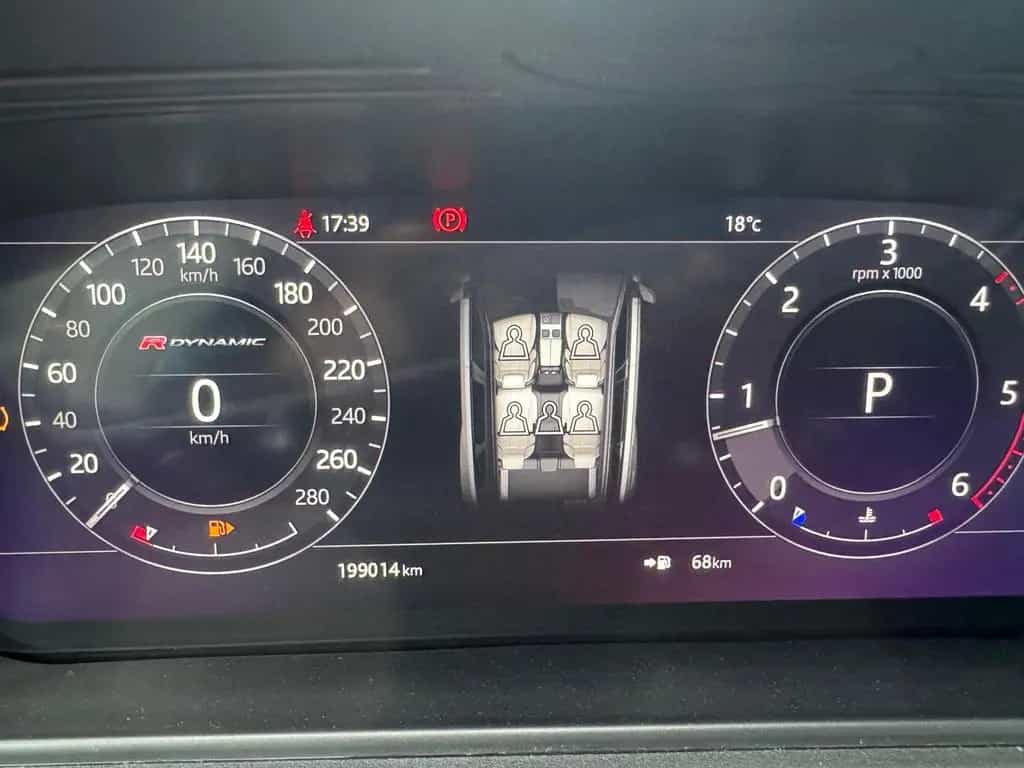 Land Rover Range Rover Rover Velar R-Dynamic HSE 300D PANO LUFT 08/2018-photo-14