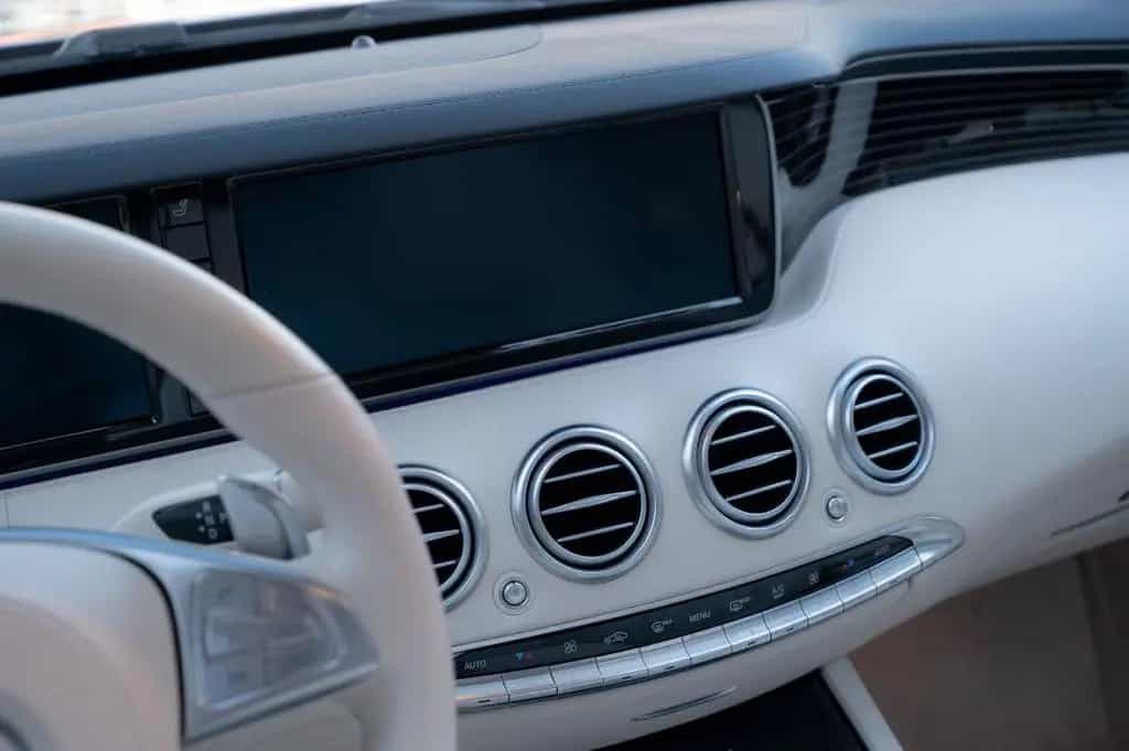 Maybach S650 Cabrio 08/2018-photo-25