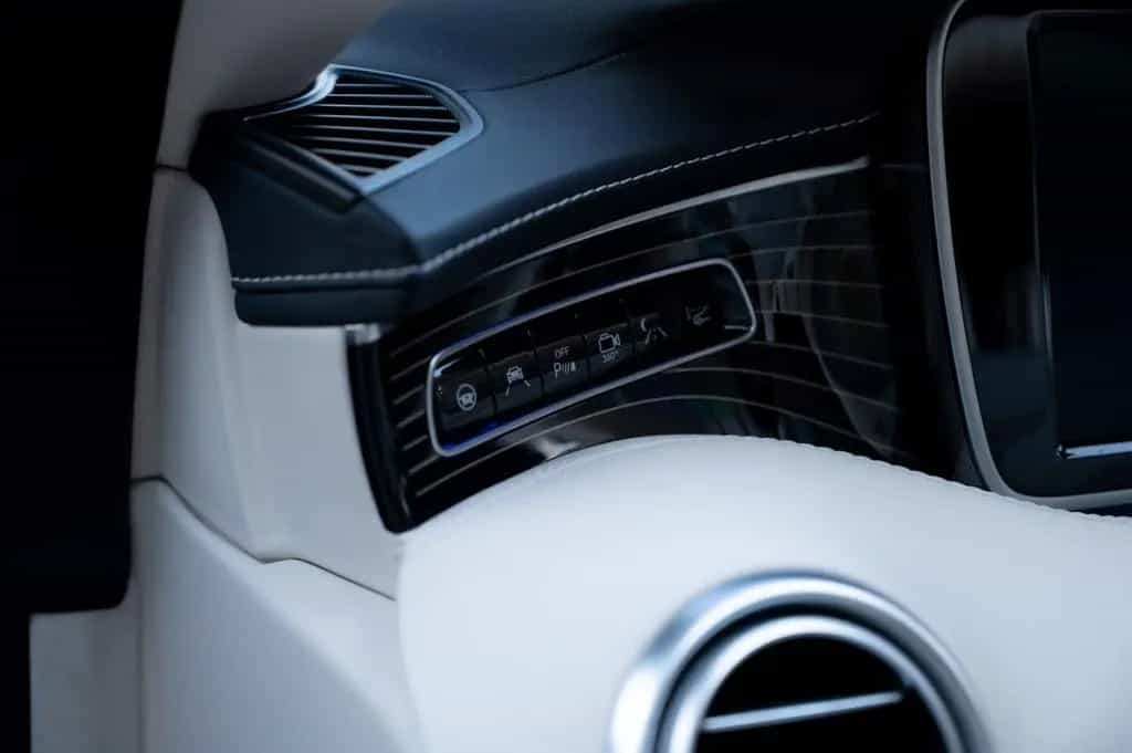 Maybach S650 Cabrio 08/2018-photo-29