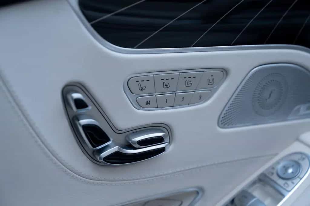 Maybach S650 Cabrio 08/2018-photo-35