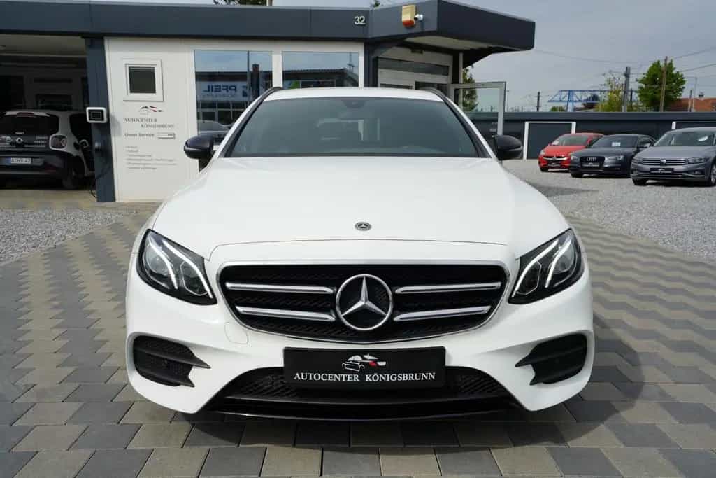 Mercedes-Benz E 200 T*2.Hand*AMG Night Paket*Kamera*MBUX*SHZ* 12/2017-photo-1