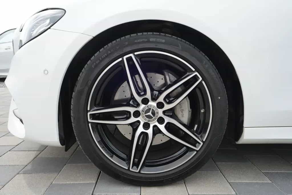 Mercedes-Benz E 200 T*2.Hand*AMG Night Paket*Kamera*MBUX*SHZ* 12/2017-photo-40