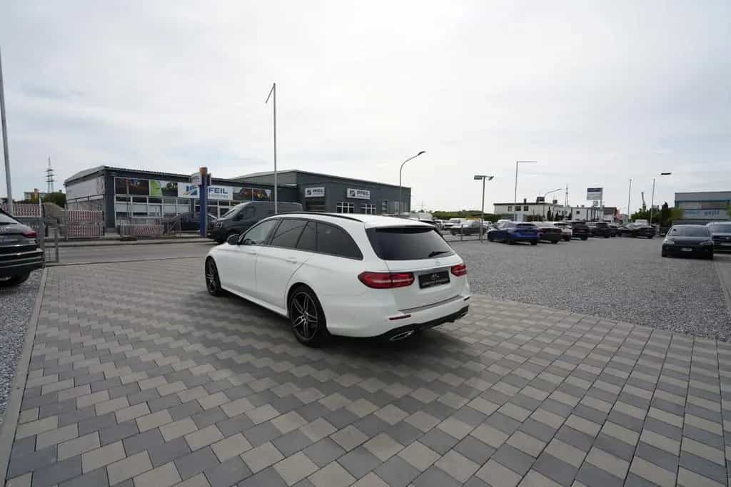 Mercedes-Benz E 200 T*2.Hand*AMG Night Paket*Kamera*MBUX*SHZ* 12/2017-photo-47