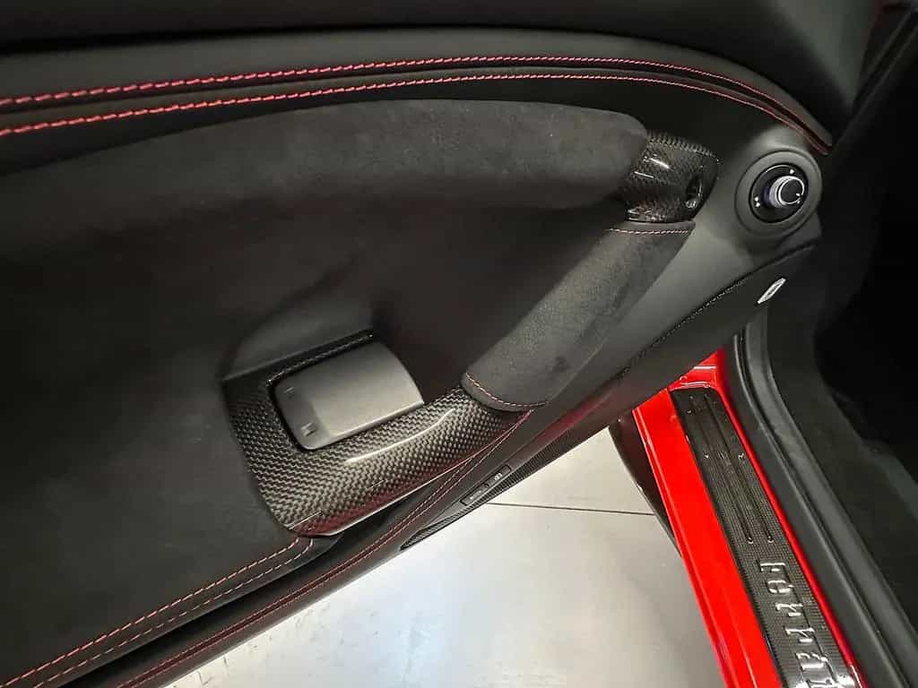 Ferrari F8 Tributo "Only 4.000 Km" FULL CARBON !!! 03/2023-photo-14