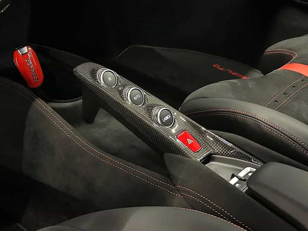 Ferrari F8 Tributo "Only 4.000 Km" FULL CARBON !!! 03/2023-photo-18