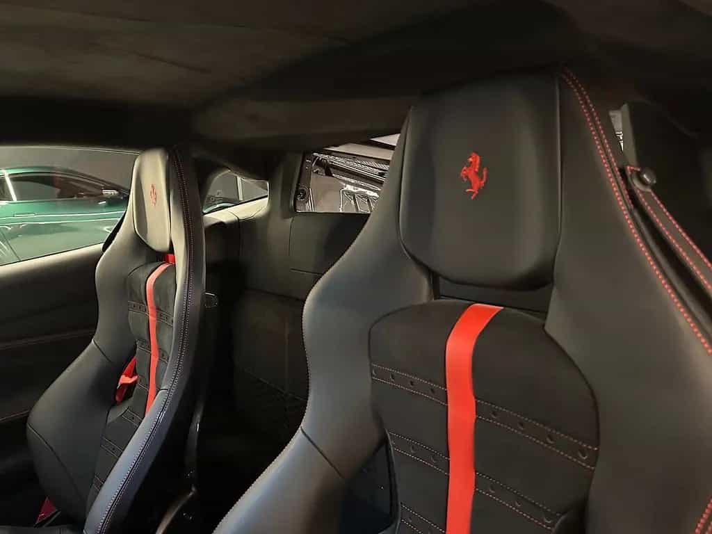 Ferrari F8 Tributo "Only 4.000 Km" FULL CARBON !!! 03/2023-photo-35
