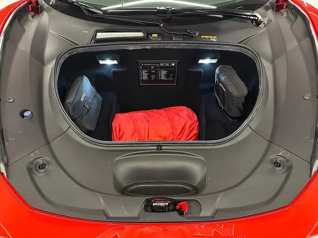 Ferrari F8 Tributo "Only 4.000 Km" FULL CARBON !!! 03/2023-photo-36
