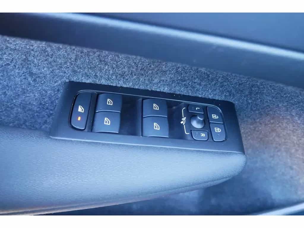 Volvo XC40 Momentum Pro 2WD T3 LED+Navi+Kamera+PDC+18' 09/2021-photo-20