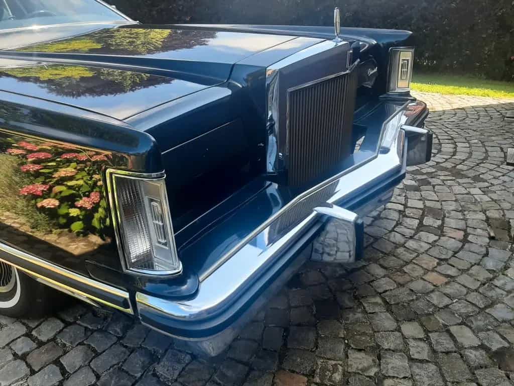 Lincoln Continental 09/1979-photo-1