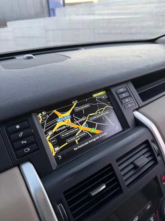 Land Rover Discovery Sport 2.0 TD4 180 CV 05/2016-photo-10