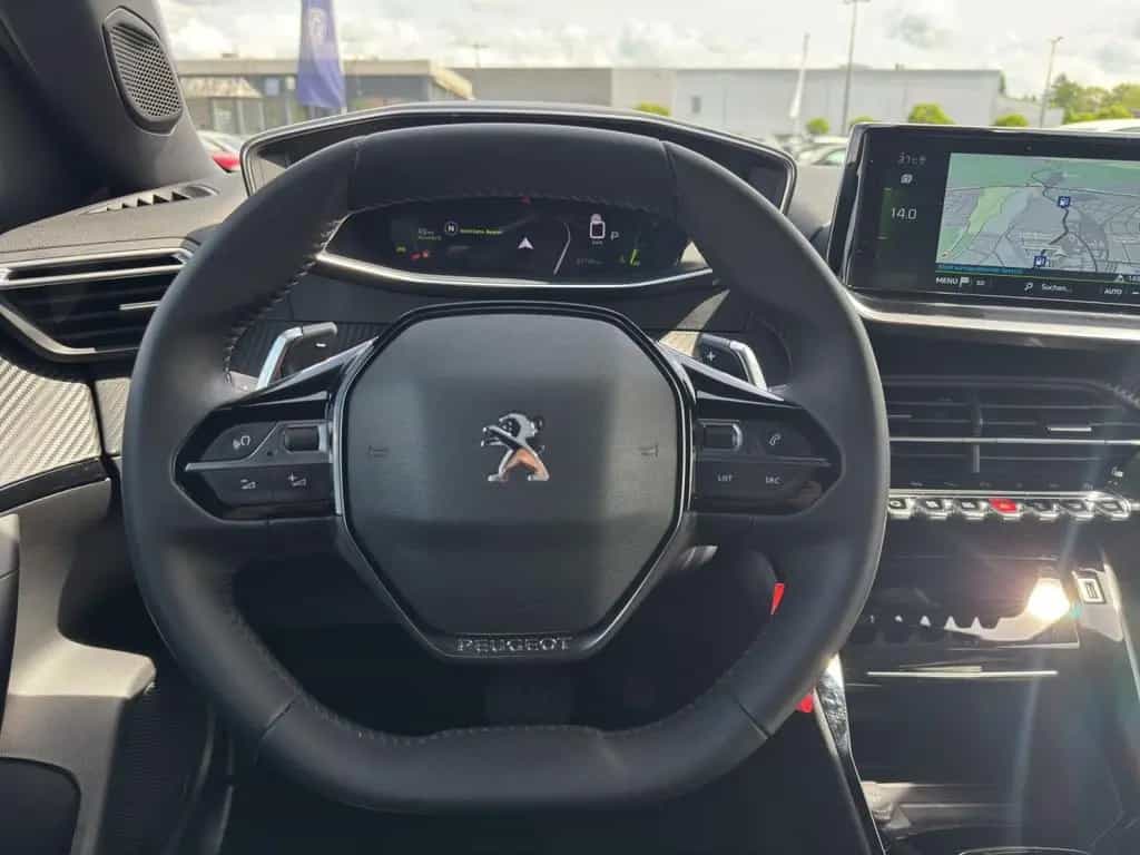 Peugeot 2008 Allure Pack PT130 EAT8 Kamera PDC SHZ CarPl 04/2023-photo-14