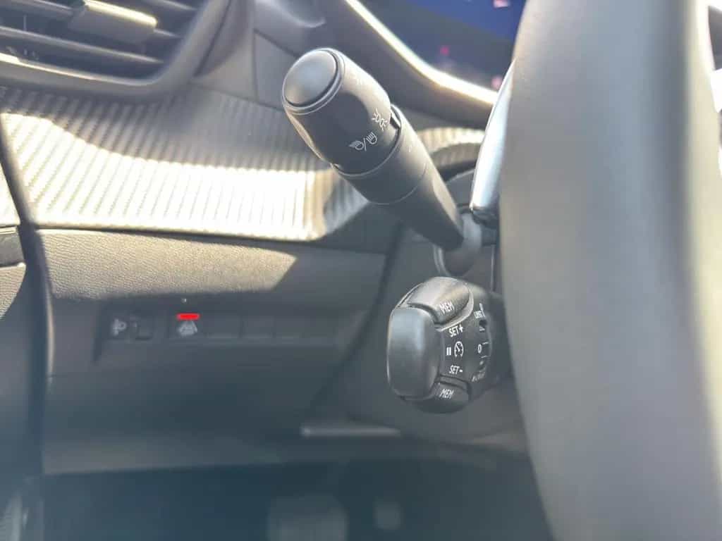Peugeot 2008 Allure Pack PT130 EAT8 Kamera PDC SHZ CarPl 04/2023-photo-15