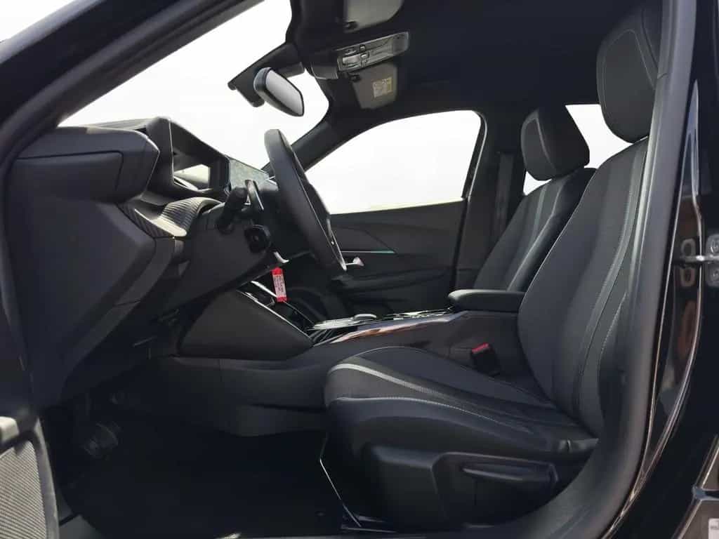 Peugeot 2008 Allure Pack PT130 EAT8 Kamera PDC SHZ CarPl 04/2023-photo-8