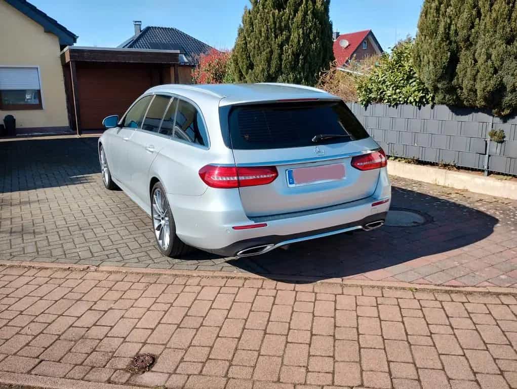 Mercedes-Benz E 400 4MATIC T AMG Line Autom. AMG Line 09/2017-photo-3