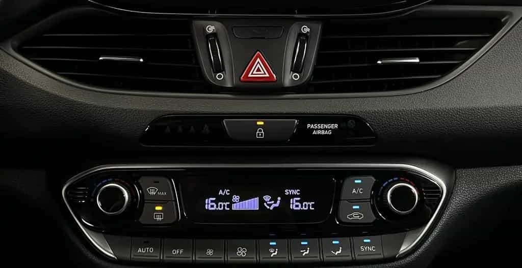 Hyundai i30 Premium 1,4 Ltr. - 103 kW T-GDI-DCT*NAVI*LED 04/2019-photo-33