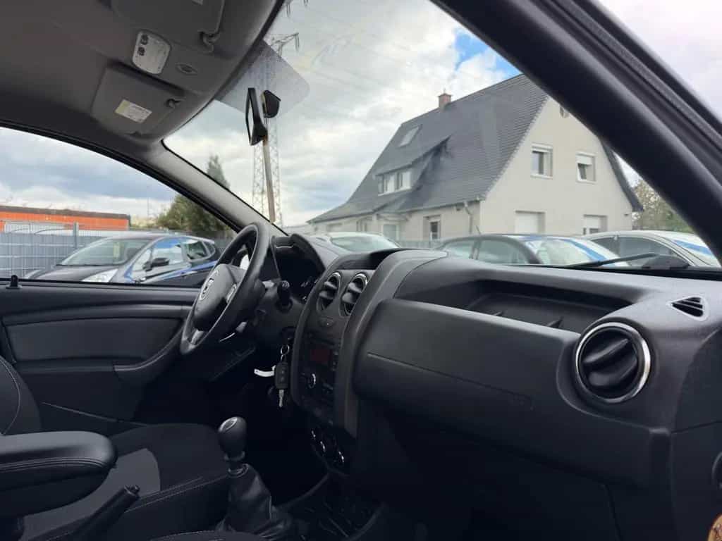 Dacia Duster I Laureate 4x2 GARANTIE-SERVICE & TÜV NEU 12/2016-photo-11