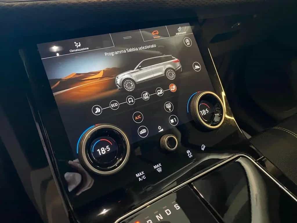 Land Rover Range Rover Velar 2.0D I4 240 CV HSE 05/2020-photo-12