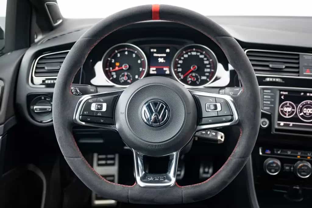 Volkswagen Golf GTI Clubsport *Schalensitze*1.Hand*ACC*DCC 12/2016-photo-8