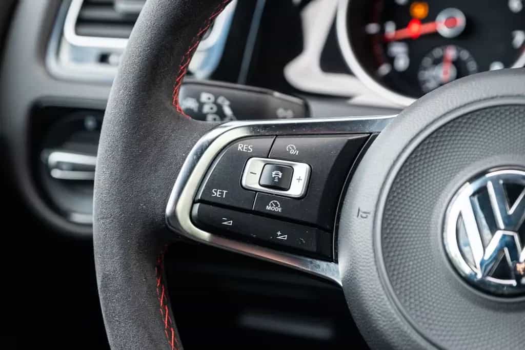 Volkswagen Golf GTI Clubsport *Schalensitze*1.Hand*ACC*DCC 12/2016-photo-9