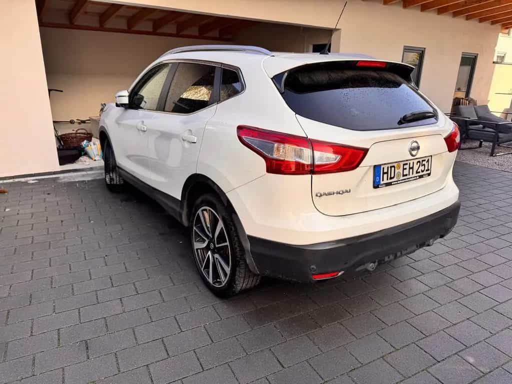 Nissan Qashqai Acenta 1,2i Automatik Navi,SH 08/2015-photo-2
