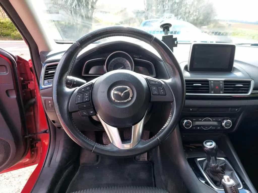 Mazda 3 Limosine Center-line 02/2014-photo-4