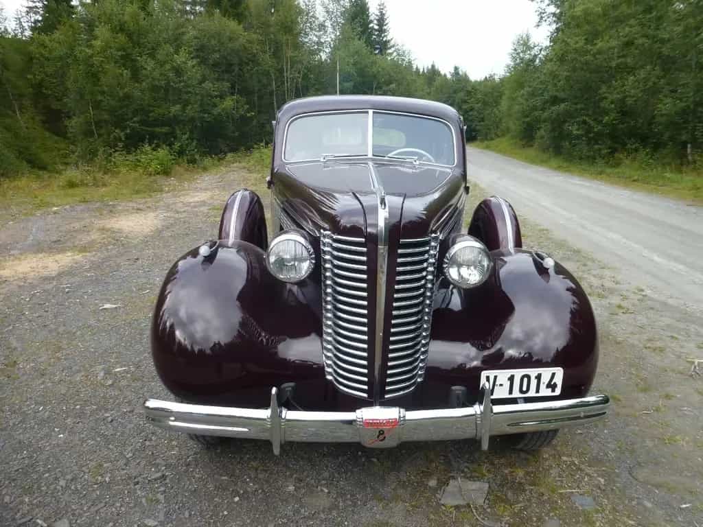 Buick Roadmaster 04/1938-photo-2